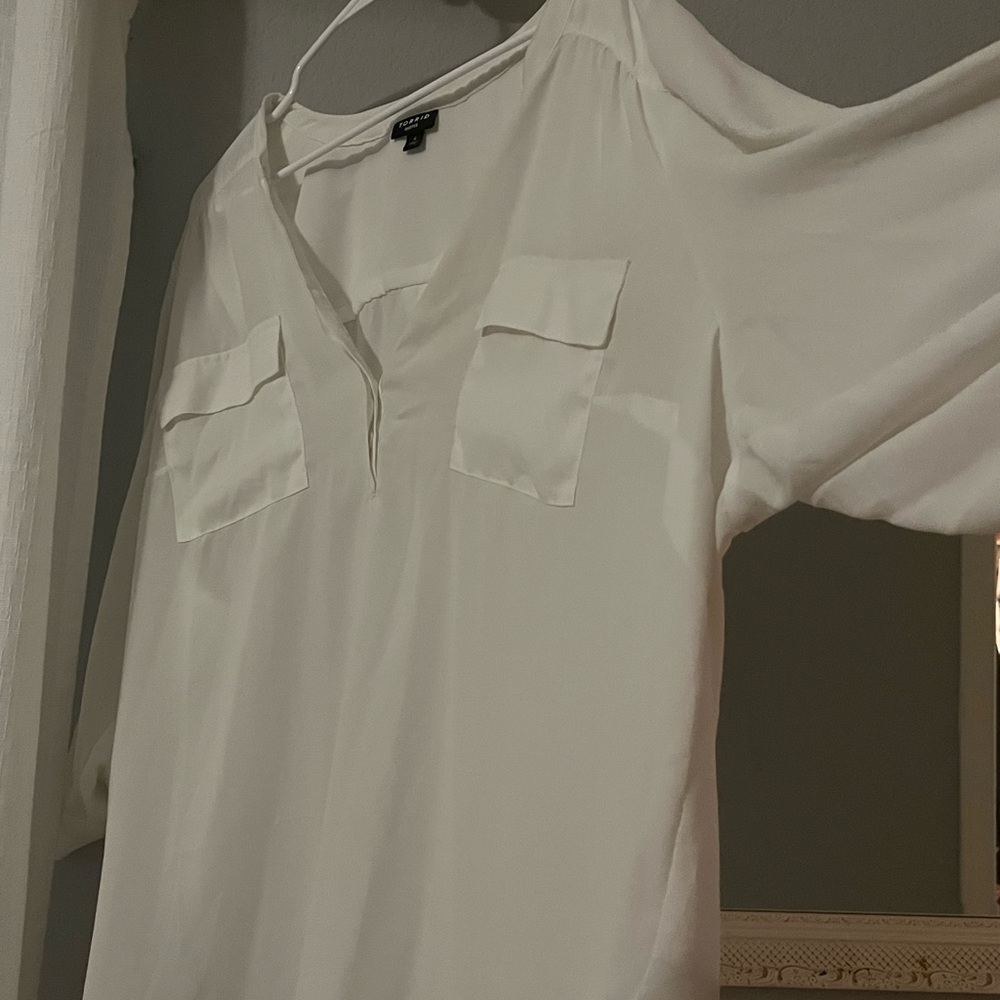White Torrid top mint condition - Picture 3 of 3